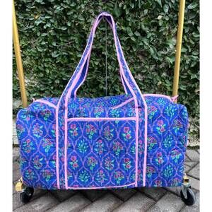 NEW HEART OF GRACE women's xl quilted bag in midnight